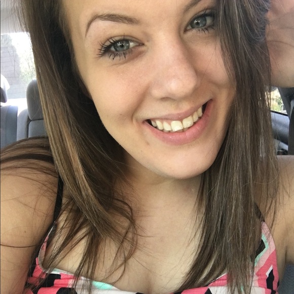 Meet your Posher, Falicia - Picture 1 of 1